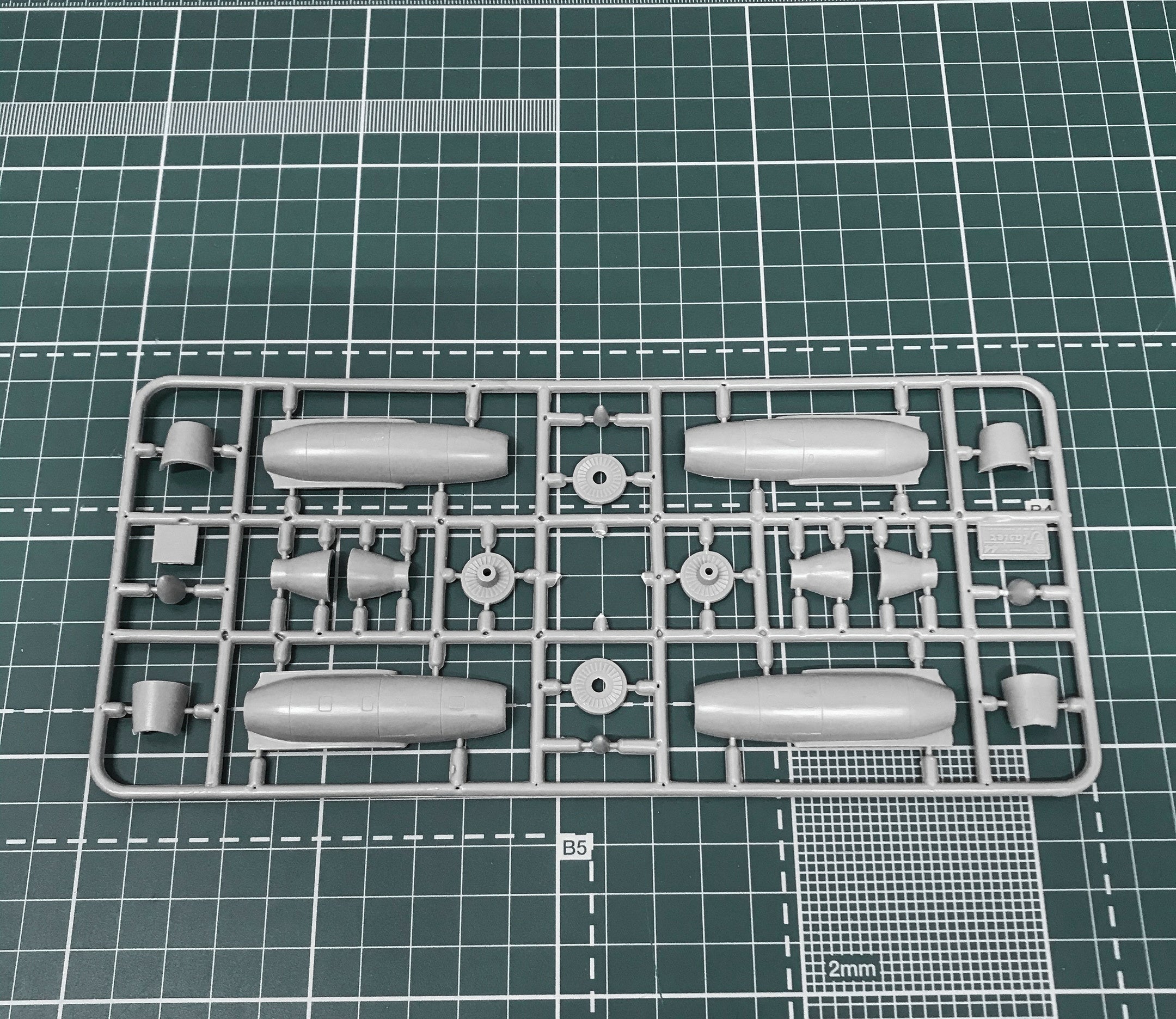 Alexeyev I-211 Scale 1:72 Amodel AMO72251 Plastic Airplane Model Kit