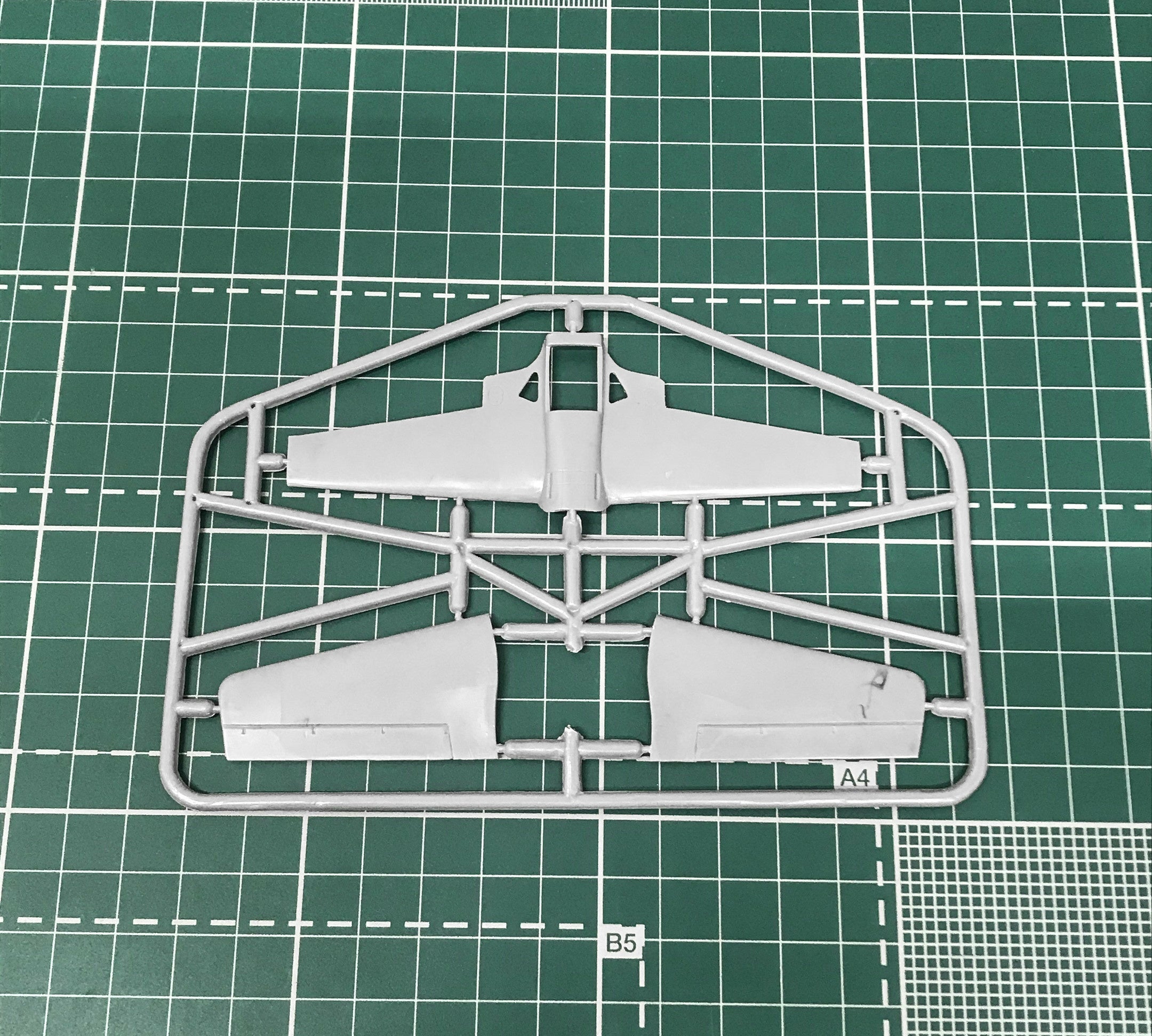 Sukhoi Su-26 Soviet aerobatic aircraft Scale 1:72 Amodel AMO72267 Plastic Airplane Model Kit