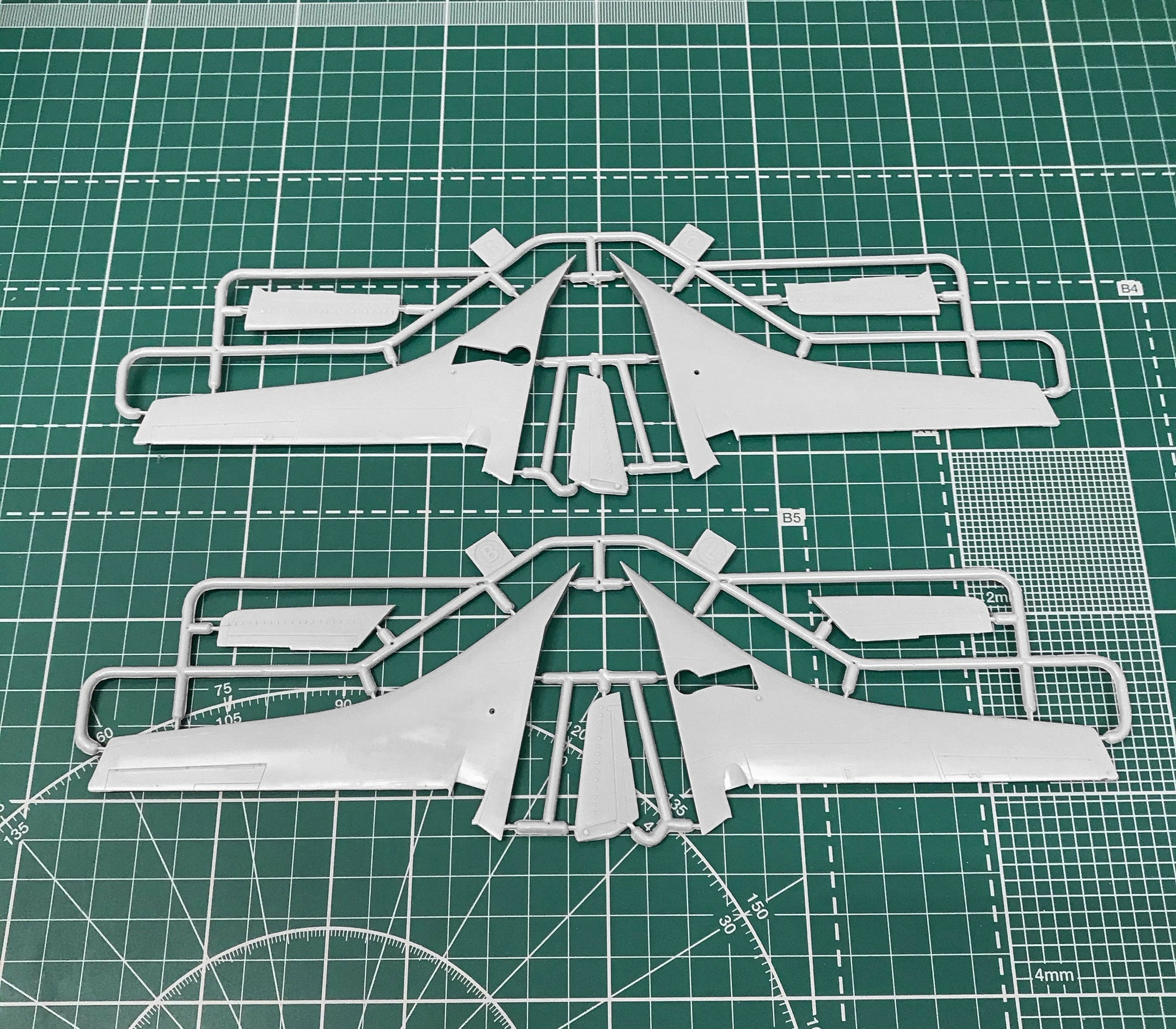 Beechcraft 2000 Starship N641SE Scale 1:72 Amodel AMO72273 Plastic Model Kit