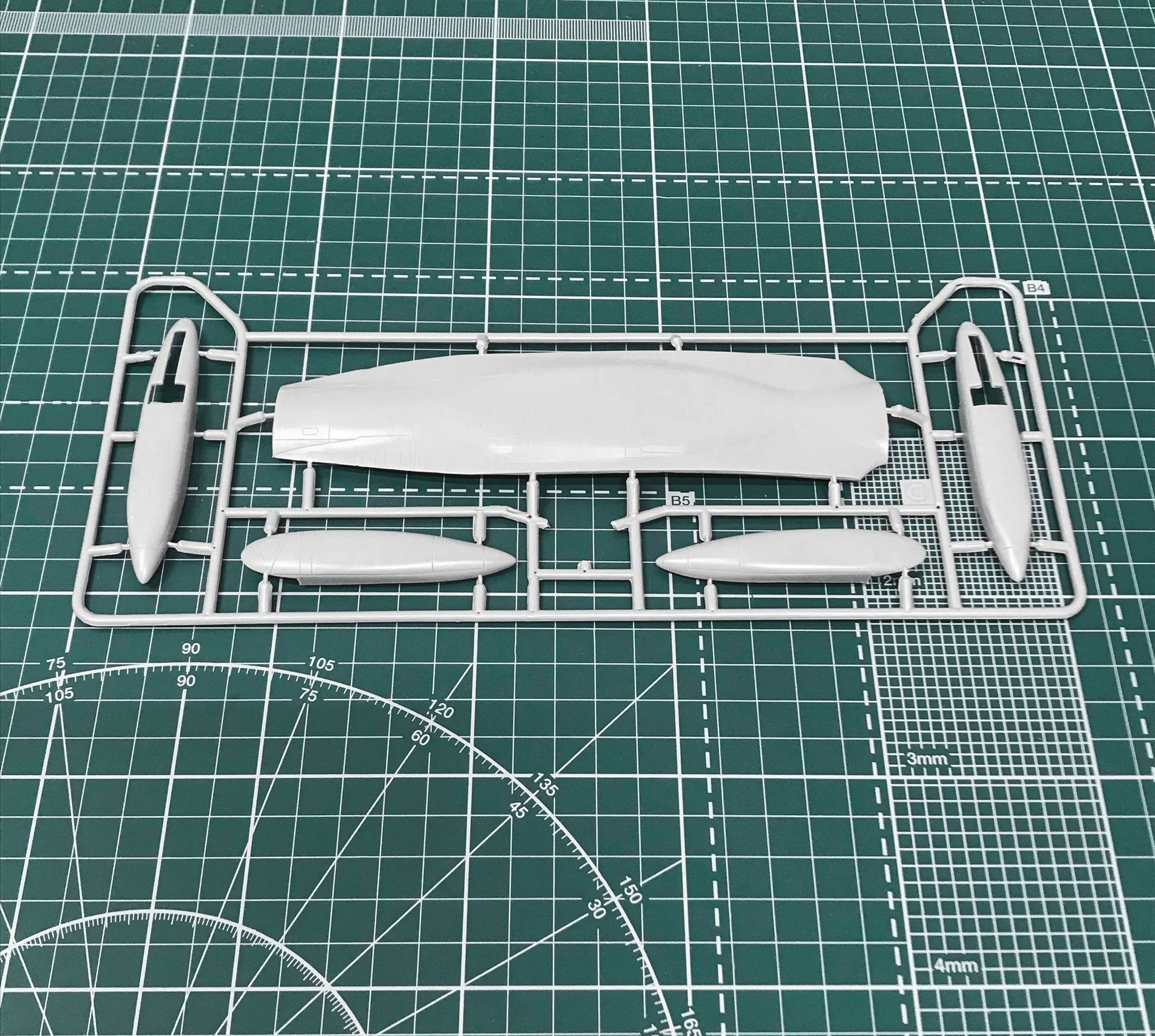 Tupolev Tu-134A CSA Scale 1:72 Amodel AMO72278 Plastic Model Kit