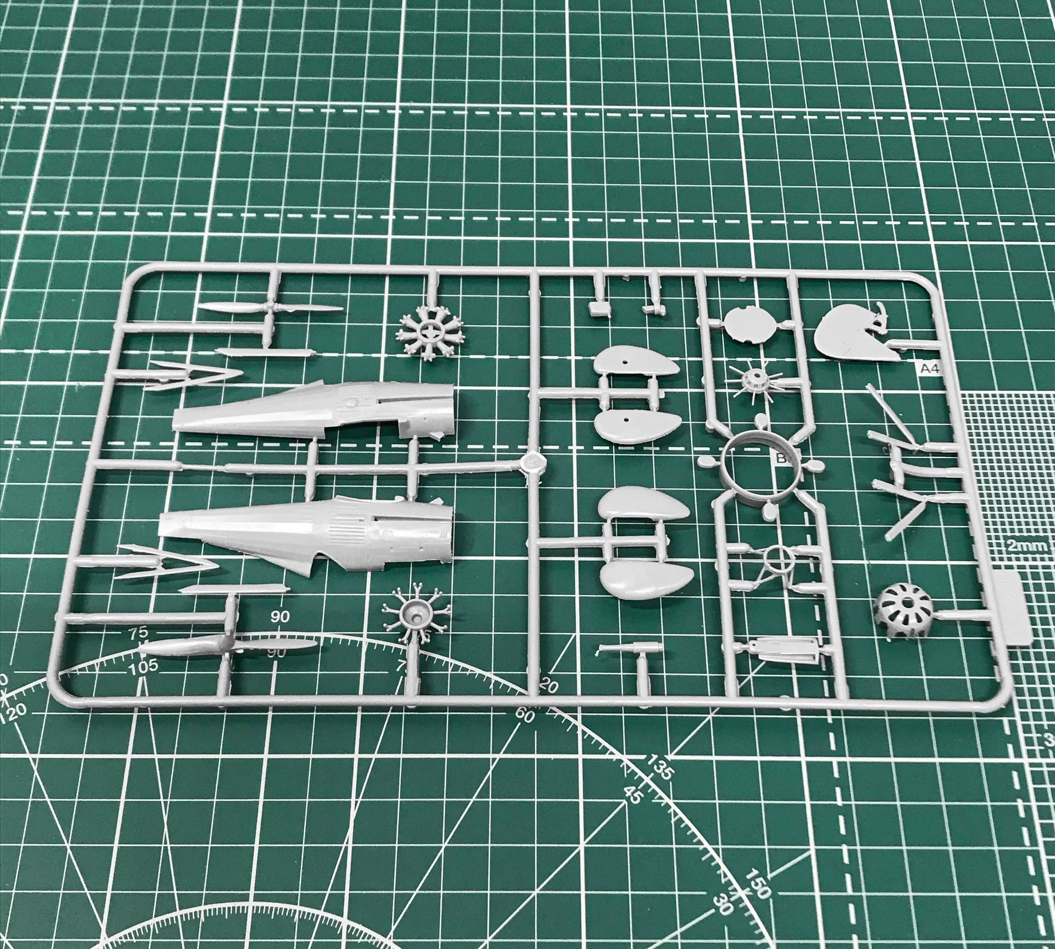Zveno-1A TB-1 & I-5 Scale 1:72 Amodel AMO72290 Plastic Airplane Model Kit