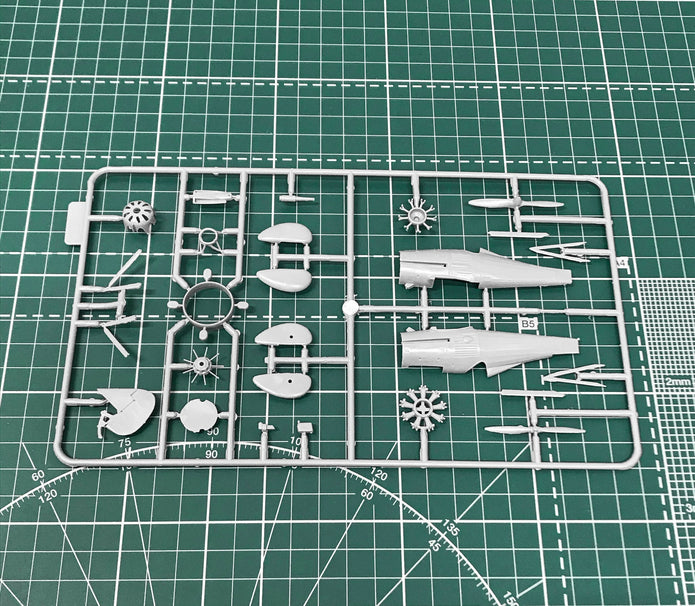 Zveno-1A TB-1 & I-5 Scale 1:72 Amodel AMO72290 Plastic Airplane Model Kit