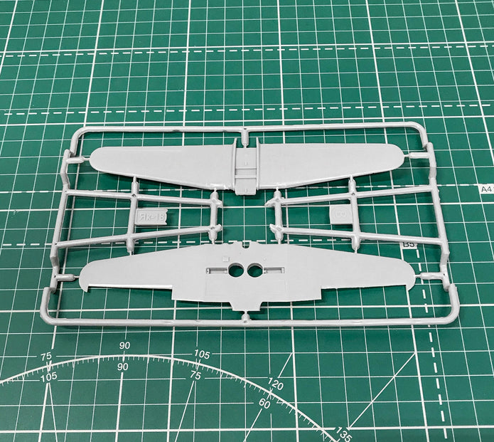 Yakovlev Yak-18 "Maestro" training aircraft Scale 1:72 Amodel AMO72321 Plastic Airplane Model Kit