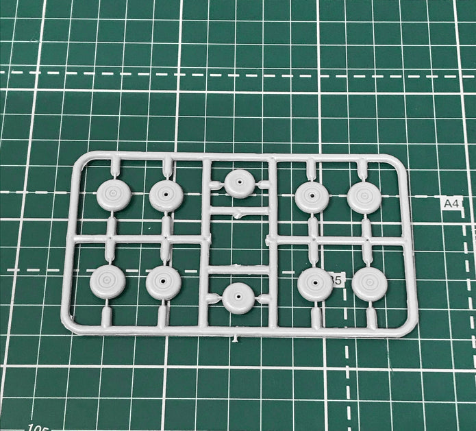 Ilyushin IL-14M Scale 1:72 Amodel AMO72324 Plastic Airplane Model Kit