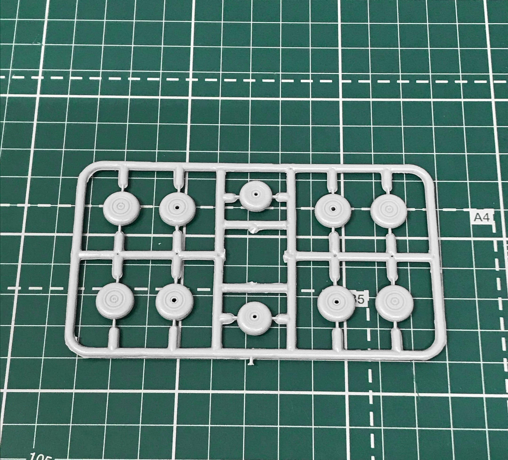 Ilyushin IL-14M Scale 1:72 Amodel AMO72324 Plastic Airplane Model Kit