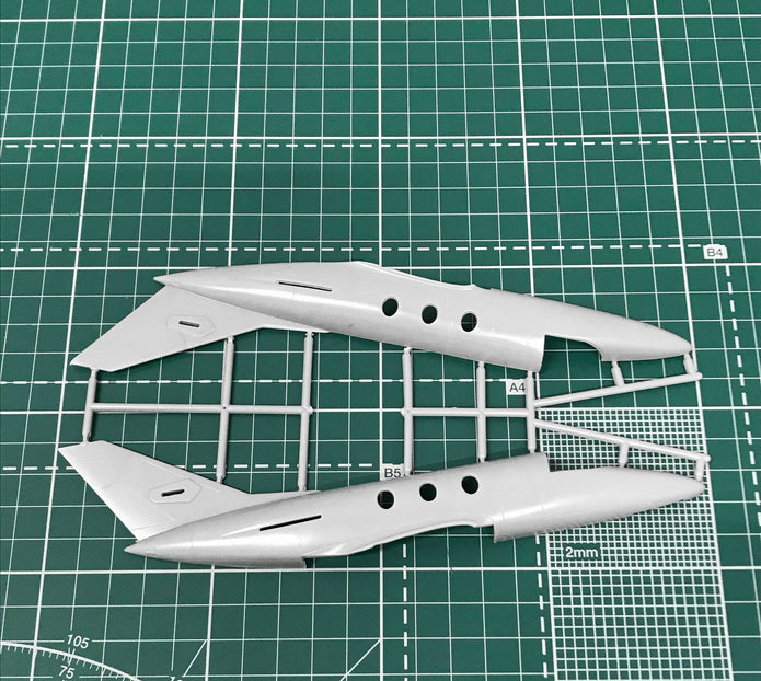 Dassault Falcon-100 Scale 1:72 Amodel AMO72330 Plastic Airplane Model Kit