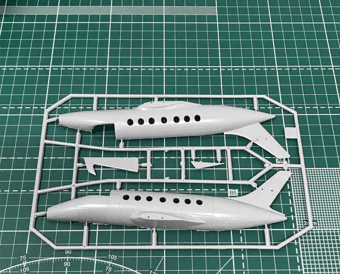 Jetstream T2 "Handley Page" Scale 1:72 Amodel AMO72332 Plastic Airplane Model Kit