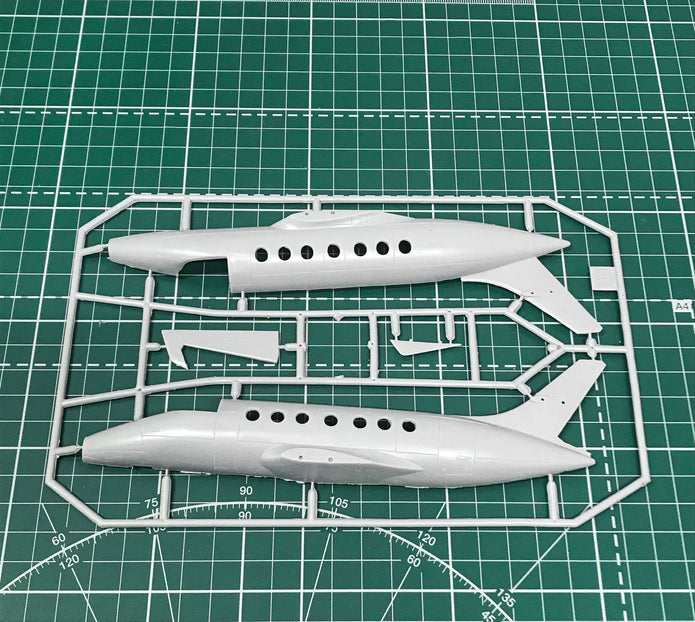 Jetstream 200 "Handley Page" Scale 1:72 Amodel AMO72335 Plastic Airplane Model Kit