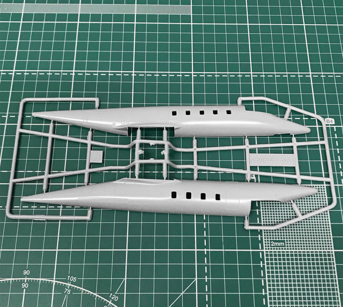 Bombardier Learjet 55C Scale 1:72 Amodel AMO72348 Plastic Airplane Model Kit