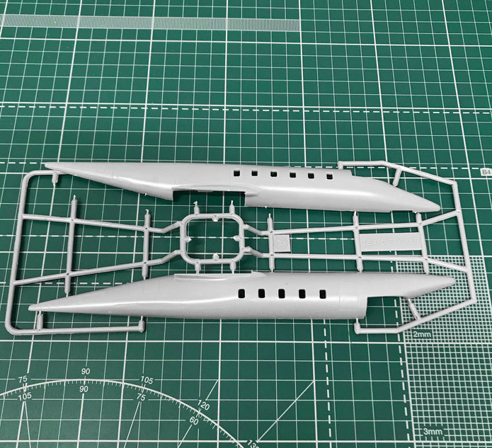 Bombardier Leajet 60XR ADAC ambulance Scale 1:72 Amodel AMO72360 Plastic Airplane Model Kit