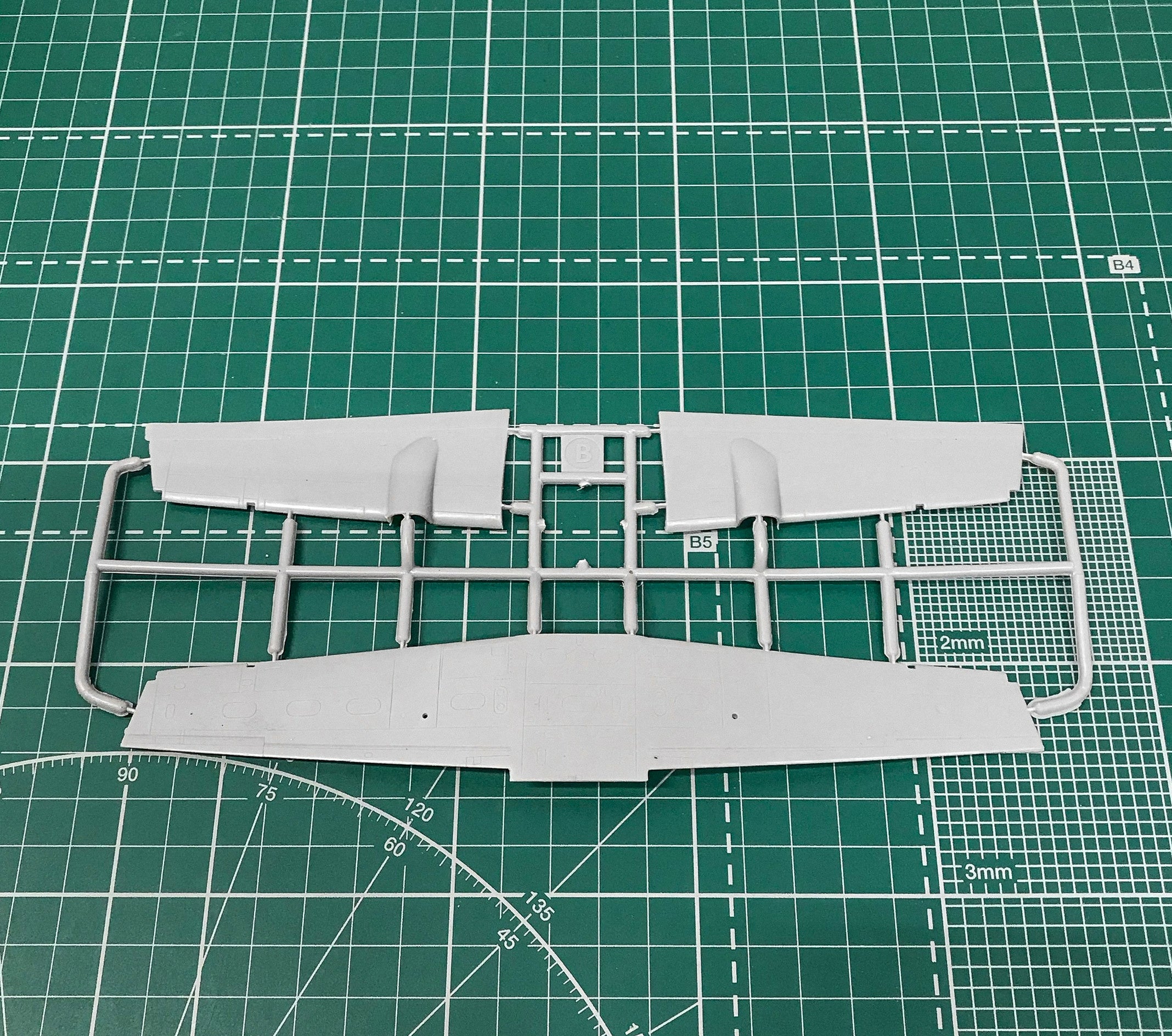 Embraer EMB-121 AN Xingu France Scale 1:72 Amodel AMO72364 Plastic Airplane Model Kit