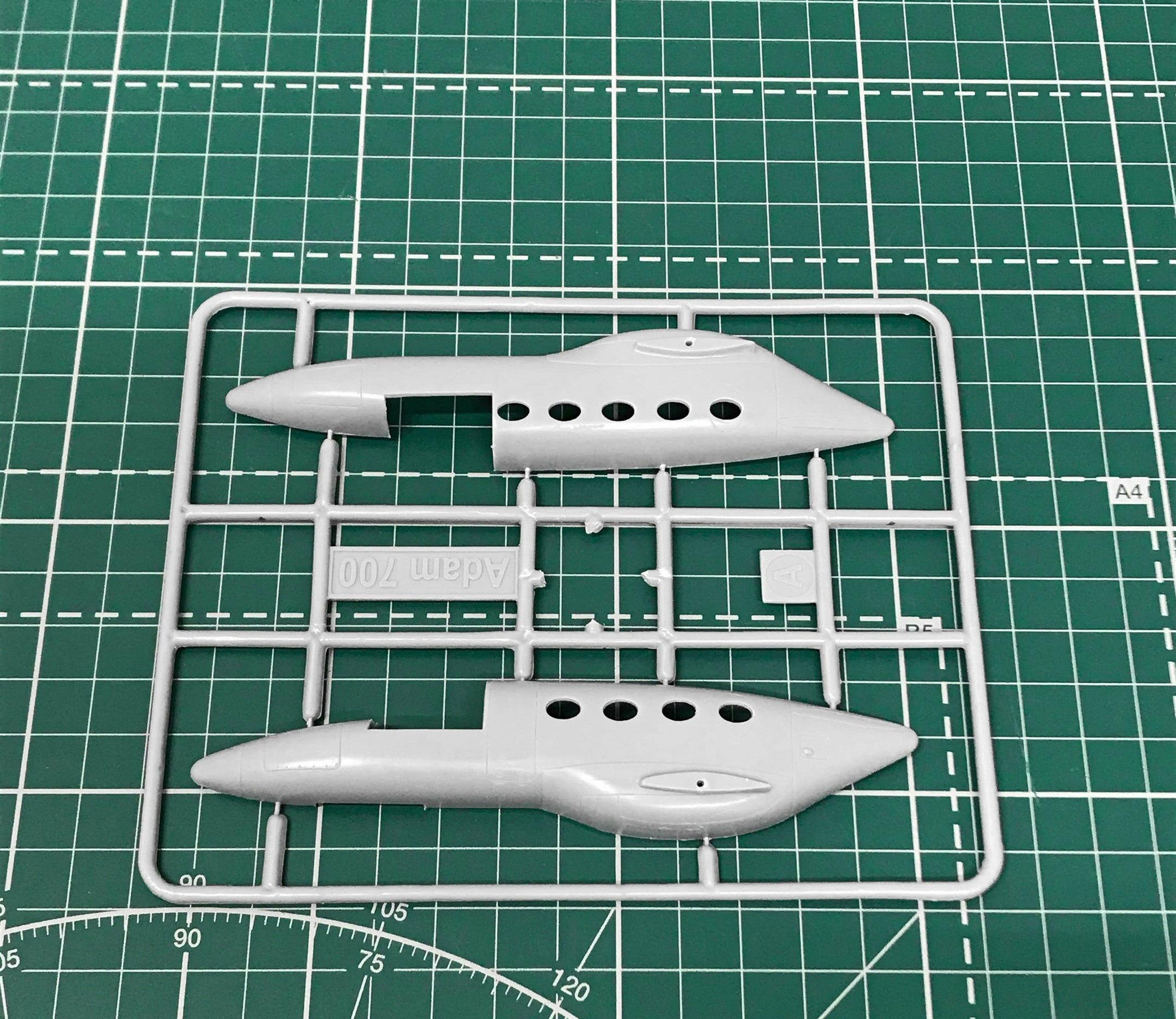 Adam A700 US civil aircraft Scale 1:72 Amodel AMO72370 Plastic Airplane Model Kit
