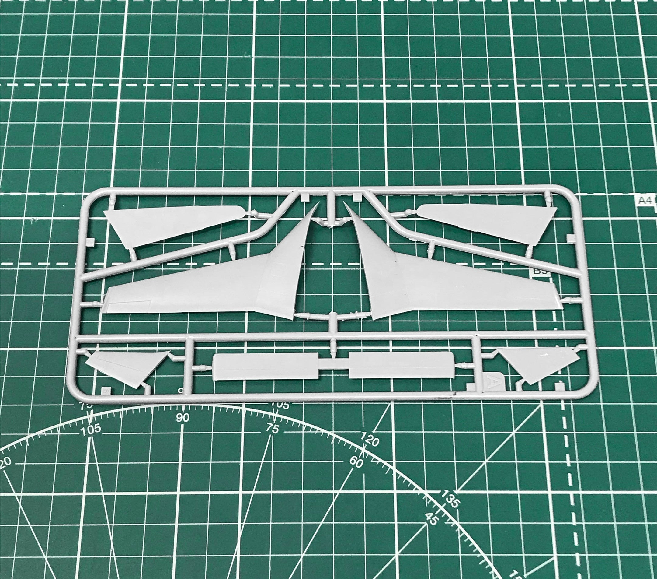 experimental aircraft Cobalt Co50 Valkyrie Scale 1:72 Amodel AMO72372 Plastic Airplane Model Kit