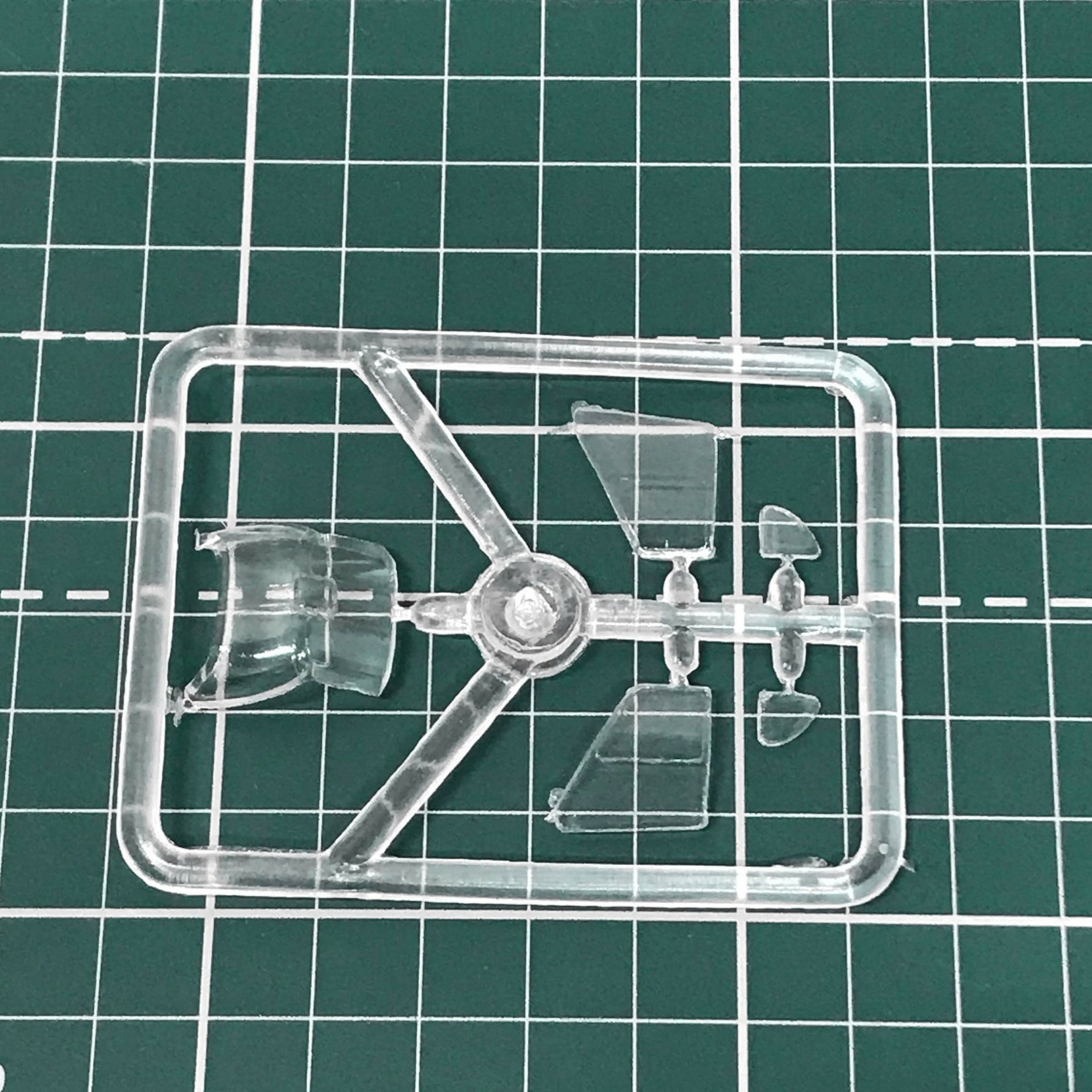 Ka-18 Soviet civil helicopter Scale 1:72 Amodel AMO7252 Plastic Helicopter Model Kit