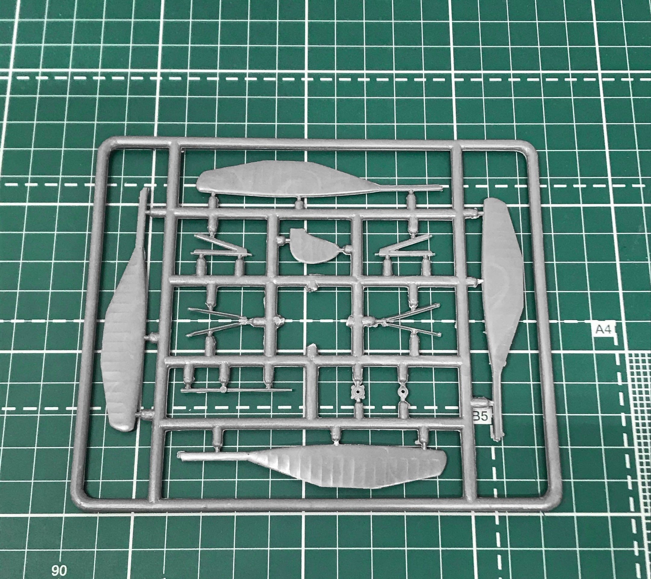 KASKR-1 Soviet autogiro Scale 1:72 Amodel AMO7265 Plastic Airplane Model Kit