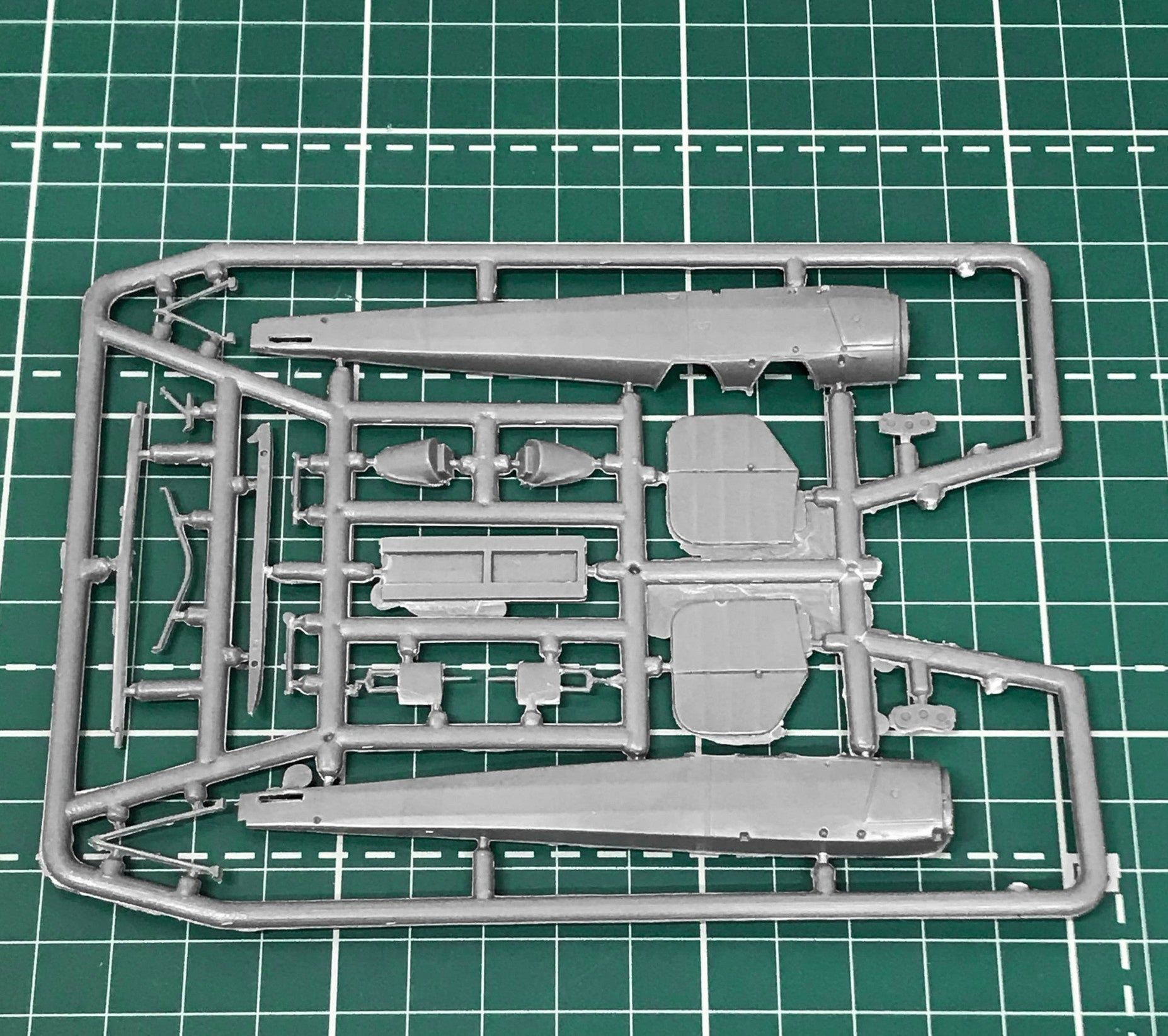 KASKR-2 Soviet autogiro Scale 1:72 Amodel AMO7279 Plastic Airplane Model Kit