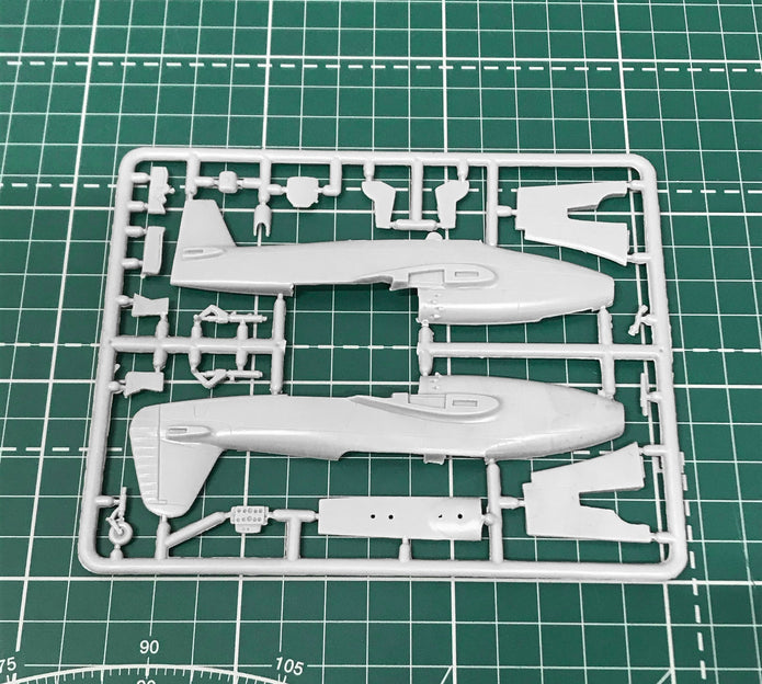 Yak-17UTI Soviet jet fighter Scale 1:72 Amodel AMO7282 Plastic Airplane Model Kit