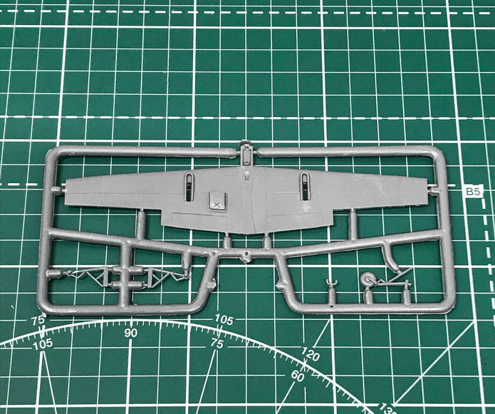Yak-53 single-seat sporting aircraft Scale 1:72 Amodel AMO7285 Plastic Airplane Model Kit