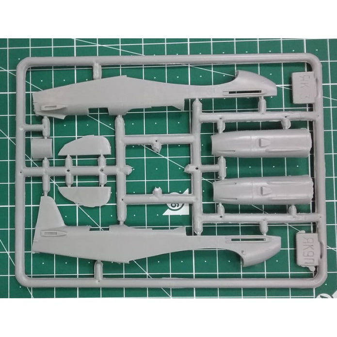 Yak-9P Soviet fighter Scale 1:72 Amodel AMO7286 Plastic Airplane Model Kit