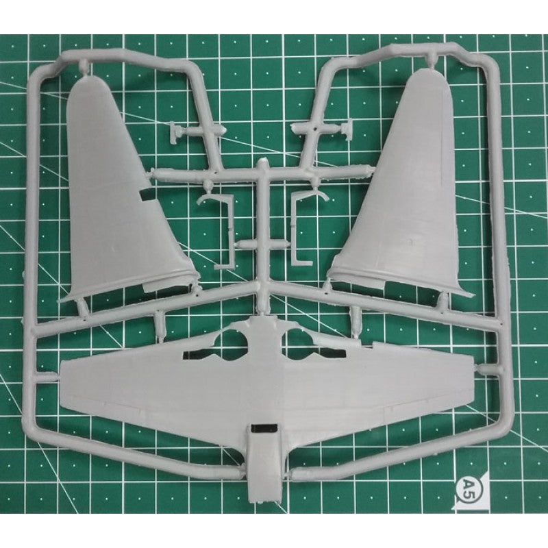 Yak-9P Soviet fighter Scale 1:72 Amodel AMO7286 Plastic Airplane Model Kit