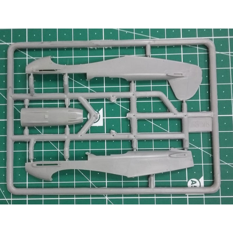Yak-9U Soviet fighter Scale 1:72 Amodel AMO7289 Plastic Airplane Model Kit