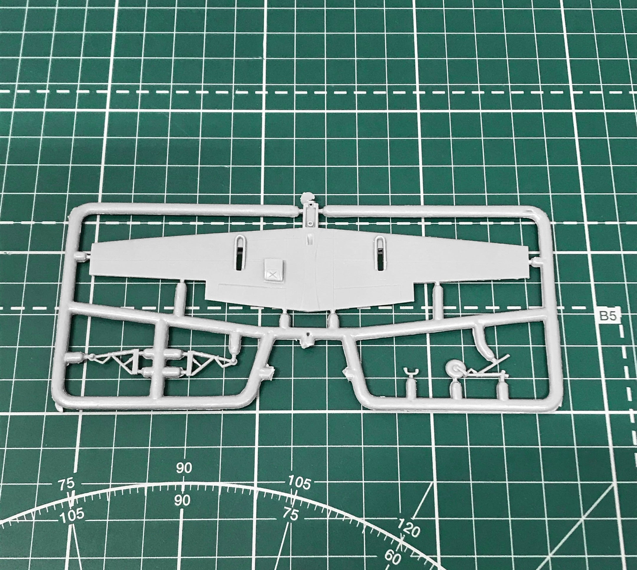 Yak-54 Scale 1:72 Amodel AMO7292 Plastic Airplane Model Kit