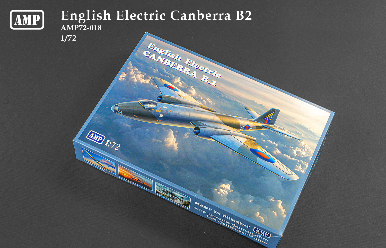 English Electric Canberra B2 Scale 1:72 AMP 72018 Plastic Model Aircraft Kit