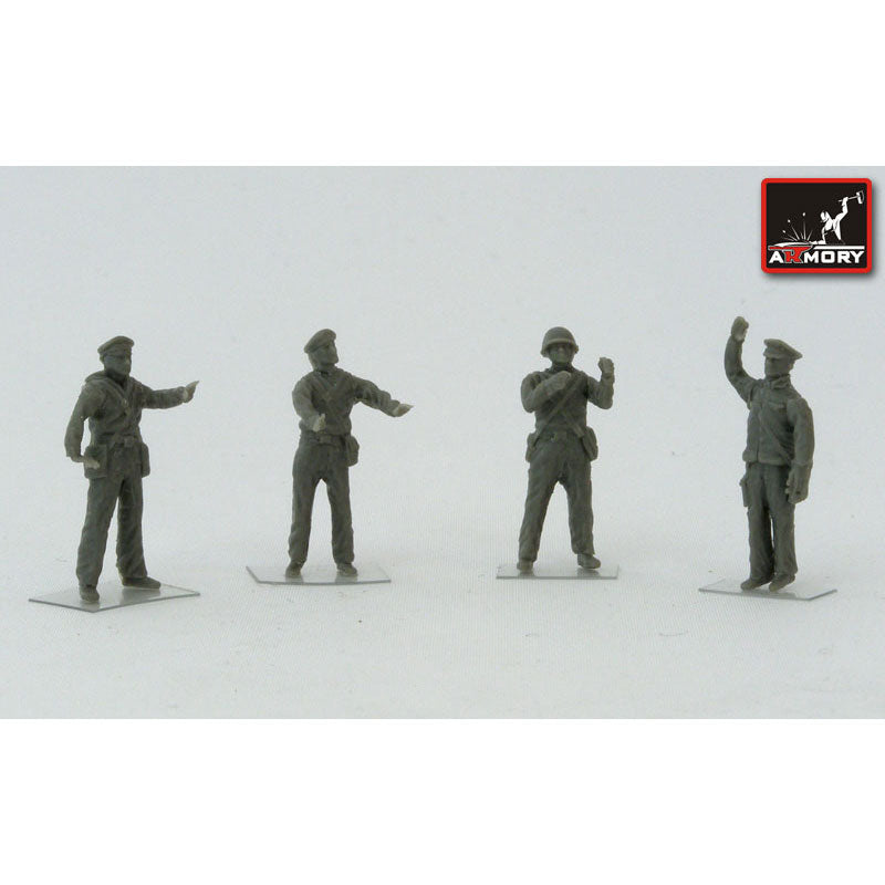 1/72 Soviet Quadruple Maxim AA gun marines crew (WWII) - 4 figures Scale 1:72 Armory Models AR F7217