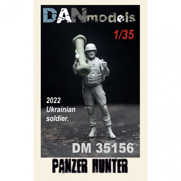 2022 Ukraine. Vine with Mordor. Ukrainian soldier with a javelin. panzer hunter. set №7 - 1 figure (resin) + Javelin 3D Scale 1:35 DAN Models DM 35156