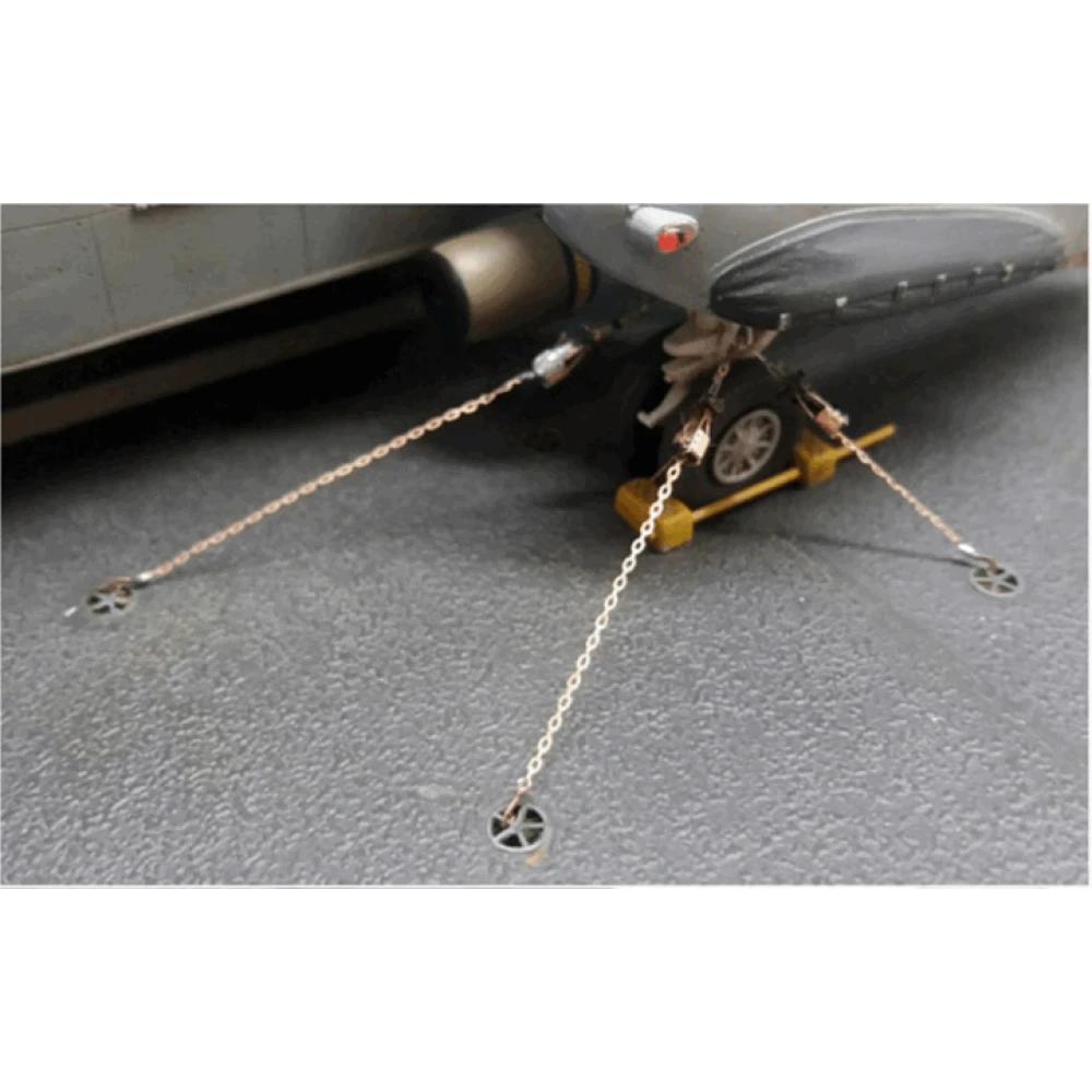 Aircraft mooring chains and equipment Scale 1:48 DAN Models DM 48519