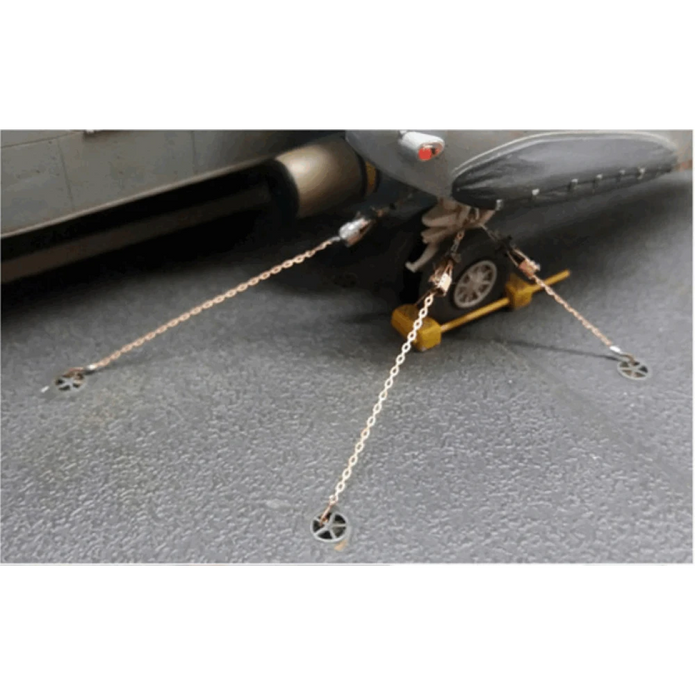 Aircraft mooring chains and equipment Scale 1:48 DAN Models DM 48519