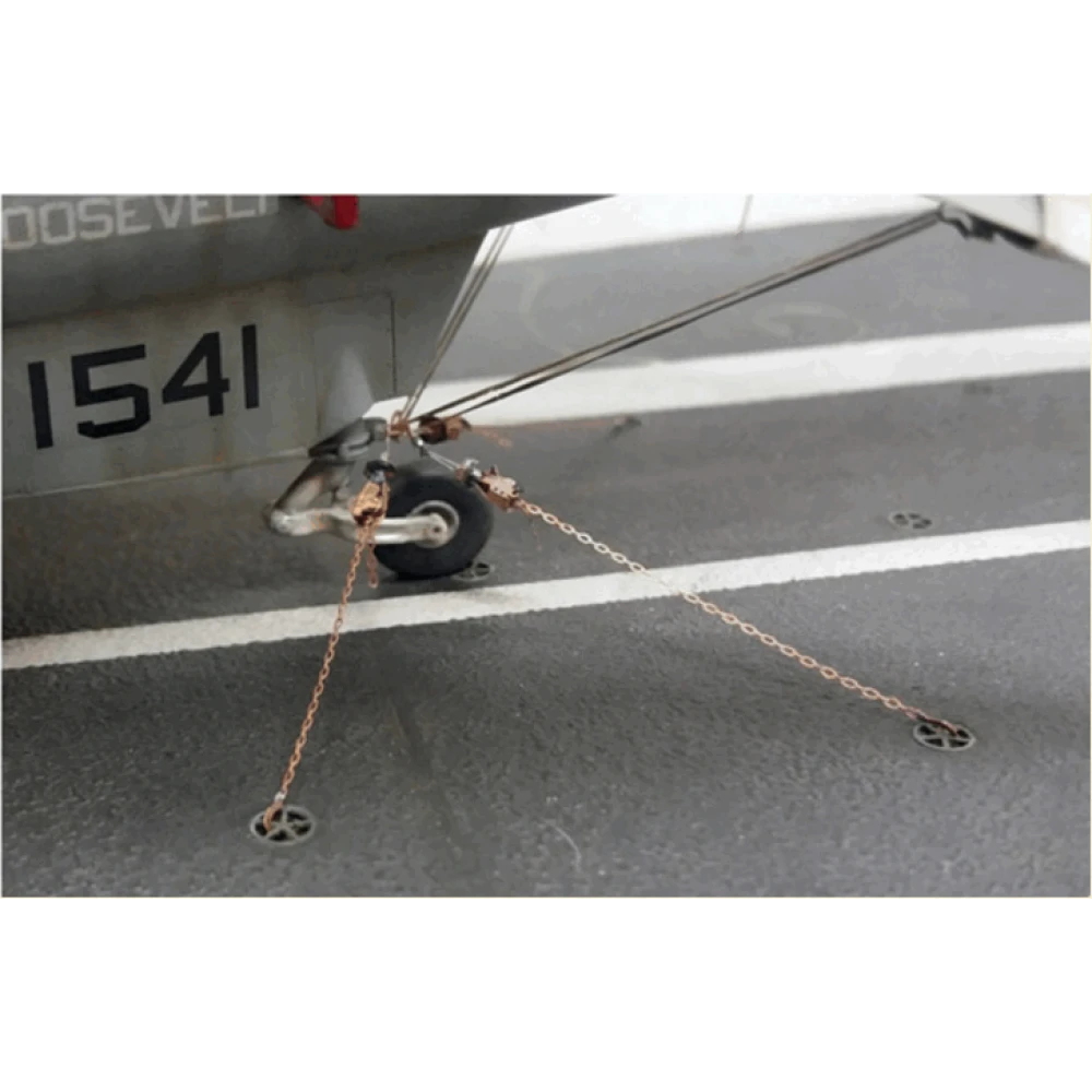 Aircraft mooring chains and equipment Scale 1:48 DAN Models DM 48519