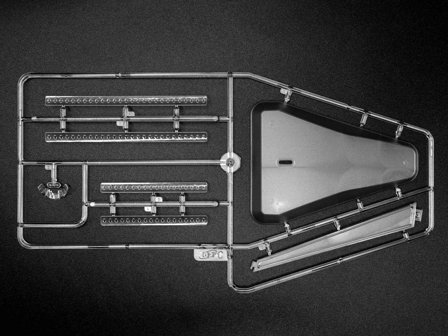 ICM 14405 Plastic aircraft model kit Scale 1:144 Ilyushin-62M Soviet airliner