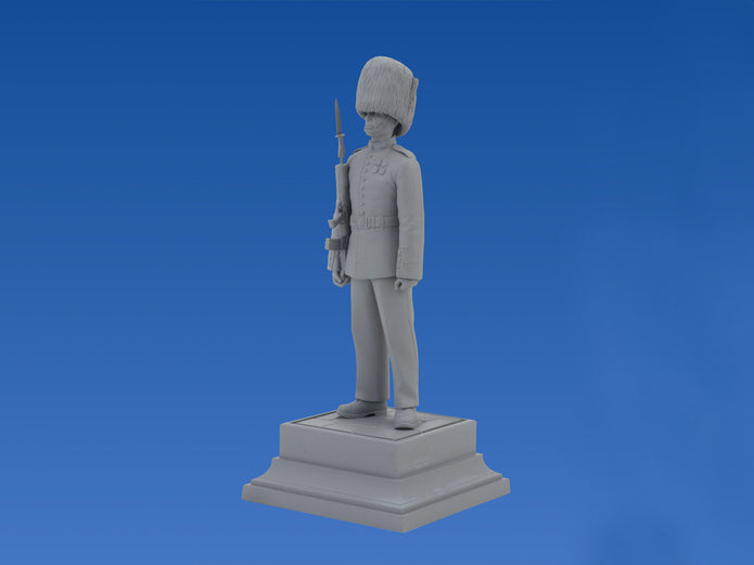ICM 16001 Plastic model figures kit Scale 1:16 British Grenadier Queen’s Guards