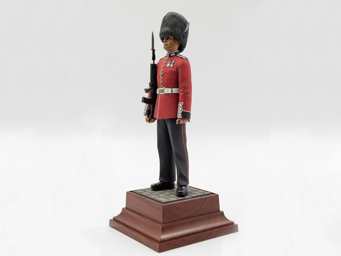 ICM 16001 Plastic model figures kit Scale 1:16 British Grenadier Queen’s Guards