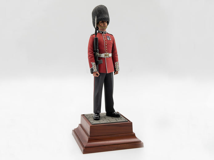ICM 16001 Plastic model figures kit Scale 1:16 British Grenadier Queen’s Guards
