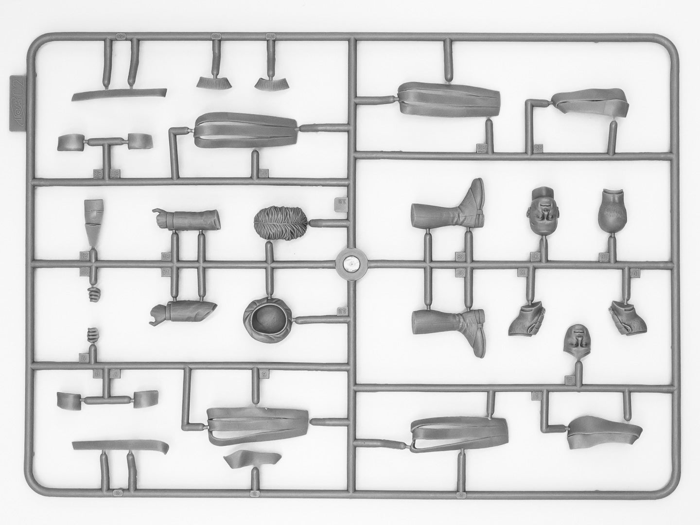 ICM 16002 Plastic model figures kit Scale 1:16 Vatican swiss guard - kits models