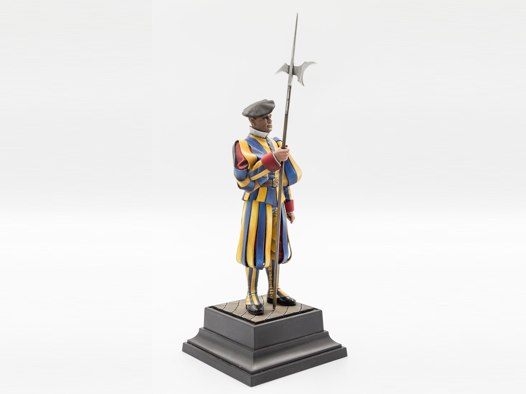 ICM 16002 Plastic model figures kit Scale 1:16 Vatican swiss guard - kits models