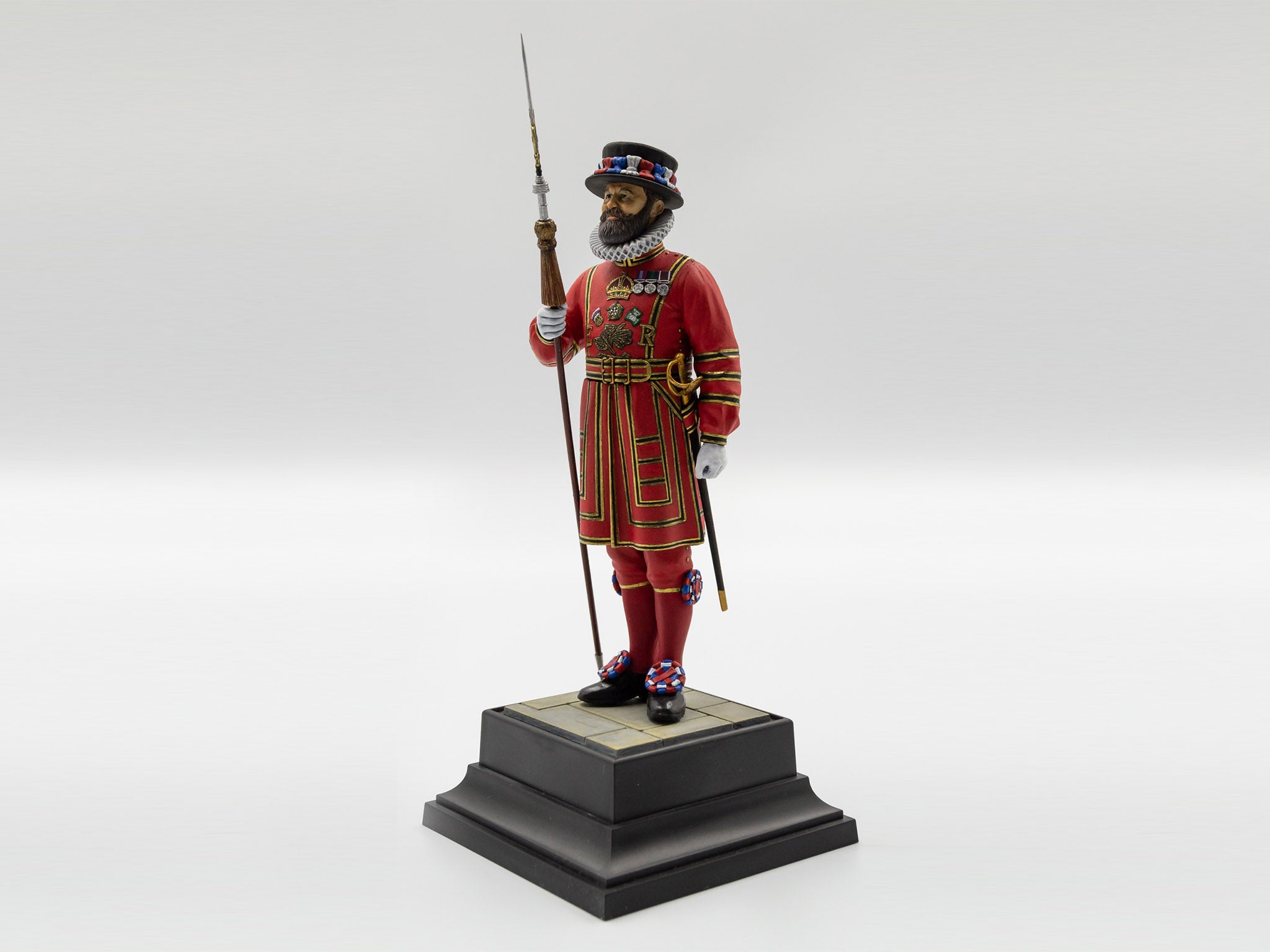 ICM 16006 Plastic model kit Scale 1:16 Yeoman Warder 