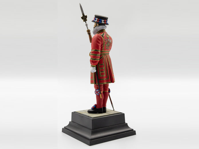 ICM 16006 Plastic model kit Scale 1:16 Yeoman Warder "Beefeater" - modelling kit