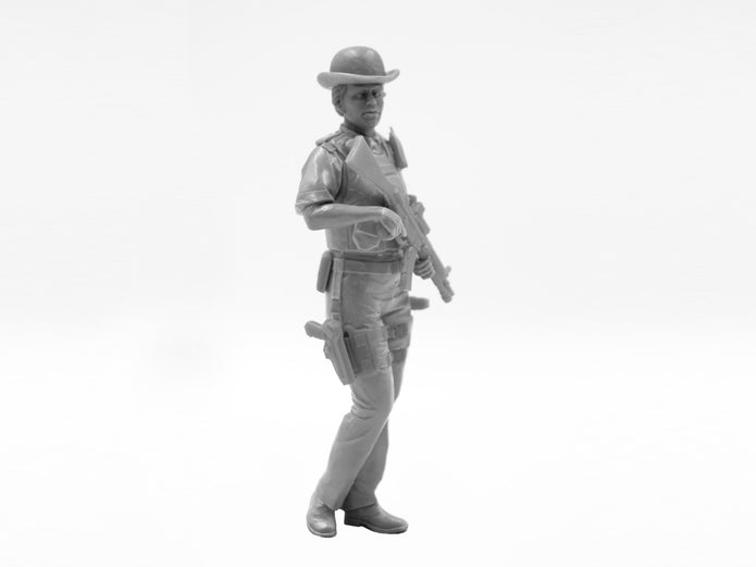 ICM 16009 Plastic model figures kit Scale 1:16 British Police Female Officer