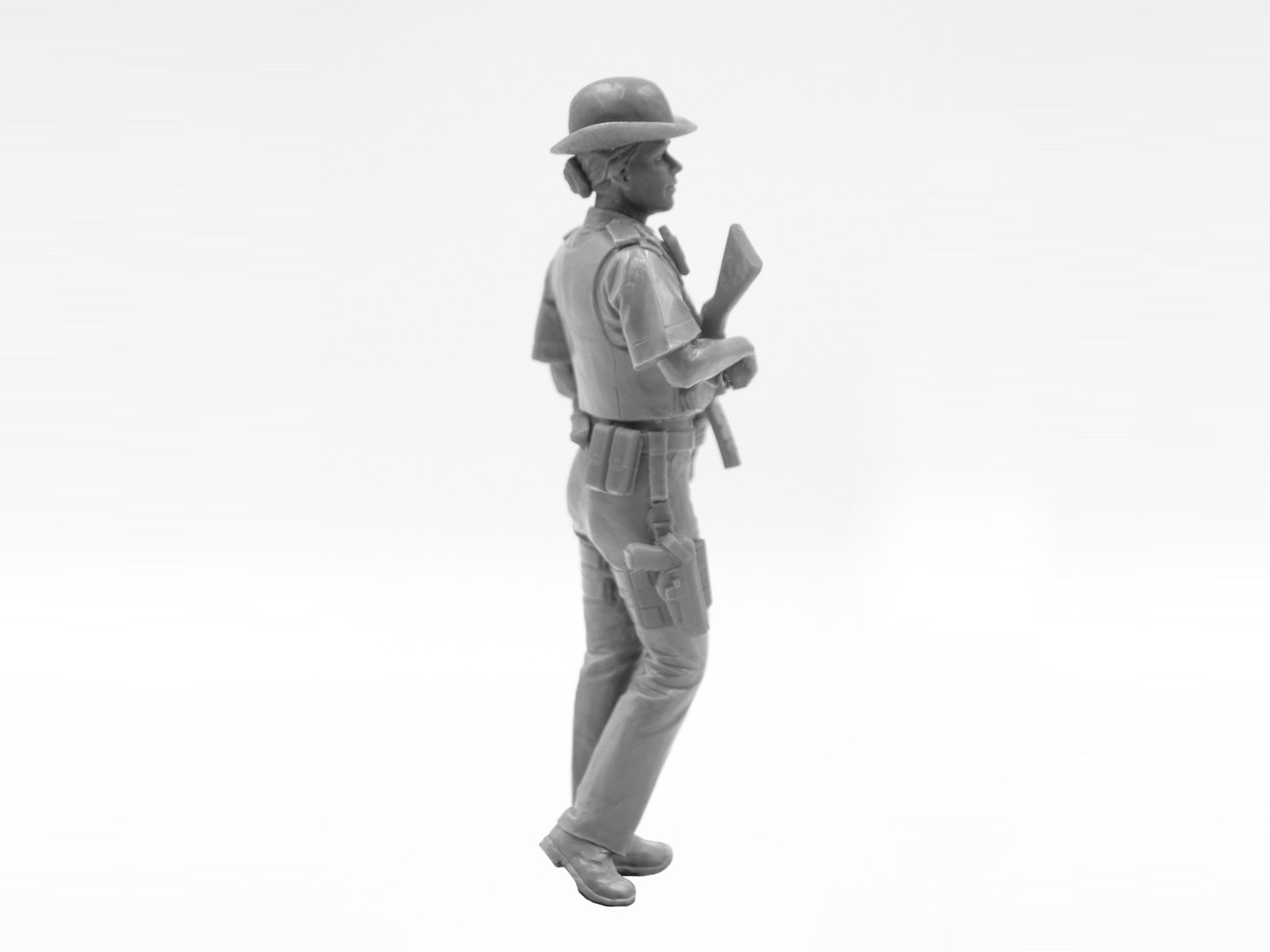 ICM 16009 Plastic model figures kit Scale 1:16 British Police Female Officer