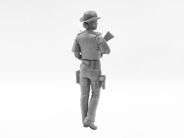 ICM 16009 Plastic model figures kit Scale 1:16 British Police Female Officer