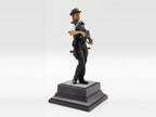 ICM 16009 Plastic model figures kit Scale 1:16 British Police Female Officer