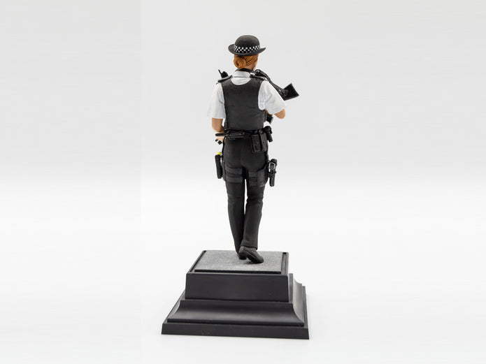 ICM 16009 Plastic model figures kit Scale 1:16 British Police Female Officer