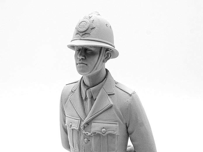 ICM 16011 Plastic model figures kit Scale 1:16 British Policeman - kits models