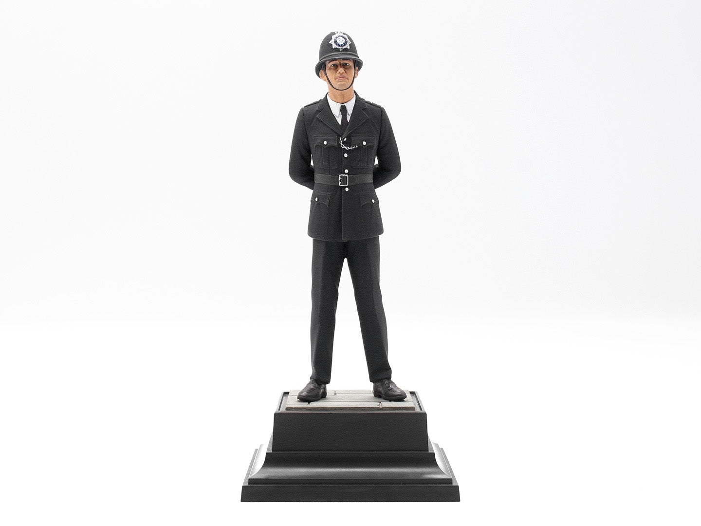 ICM 16011 Plastic model figures kit Scale 1:16 British Policeman - kits models
