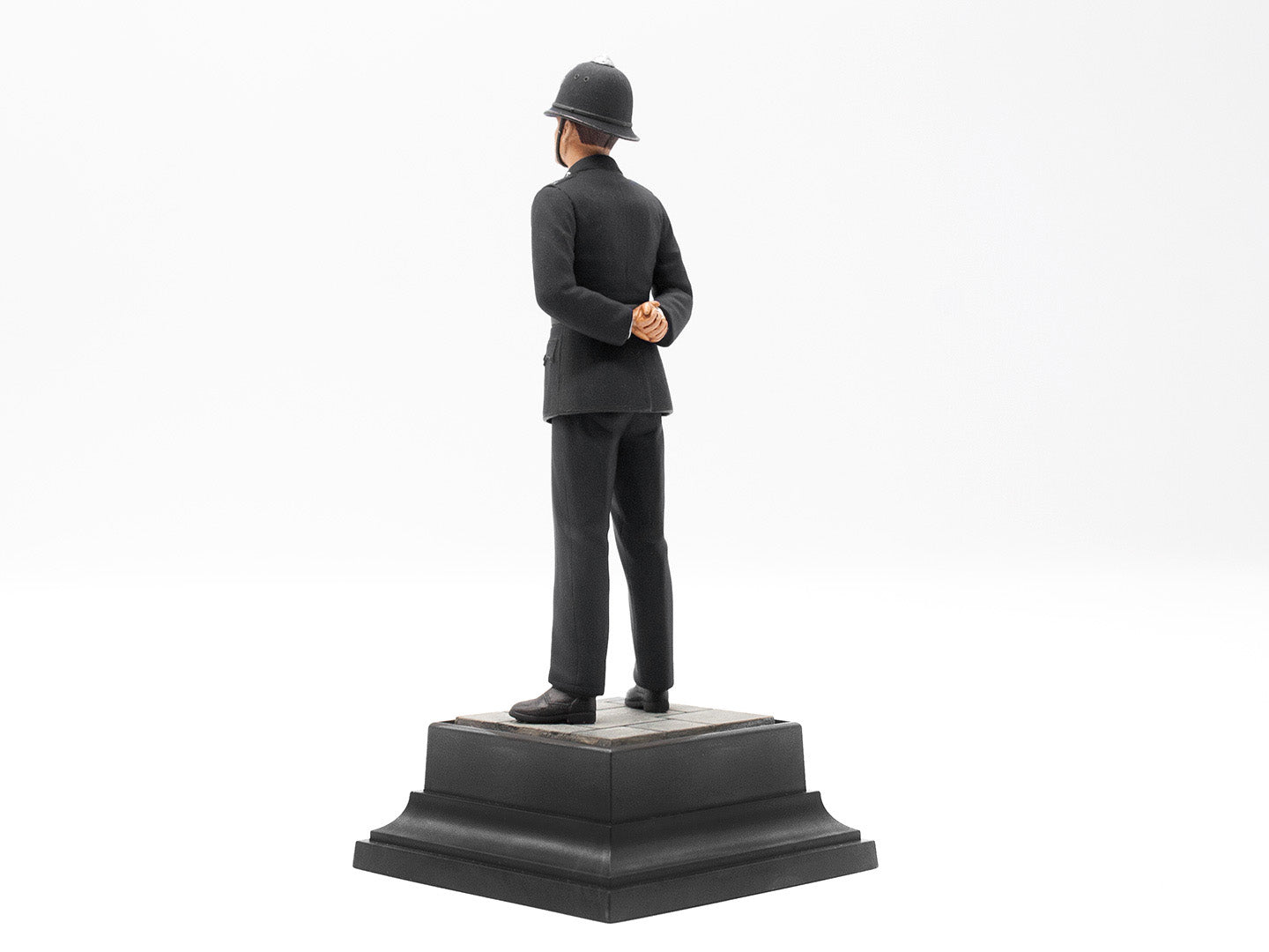 ICM 16011 Plastic model figures kit Scale 1:16 British Policeman - kits models
