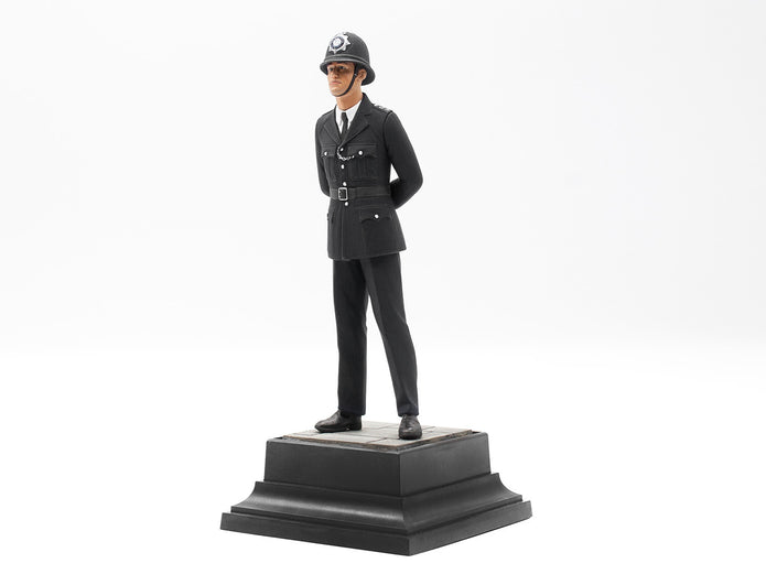 ICM 16011 Plastic model figures kit Scale 1:16 British Policeman - kits models