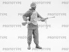 ICM 16013 Plastic model figures kit Scale 1:16 Assault engineer-sapper WW2